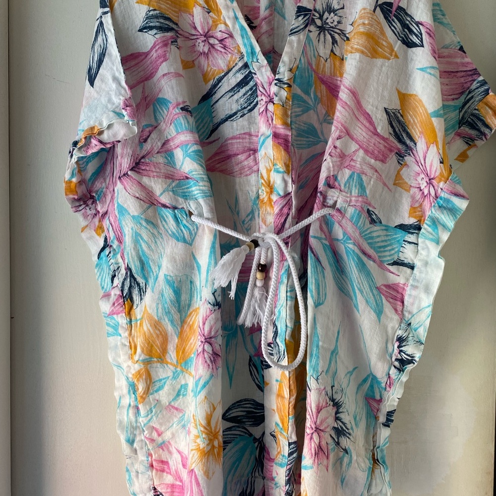 Excellent used condition beach/pool coverup.